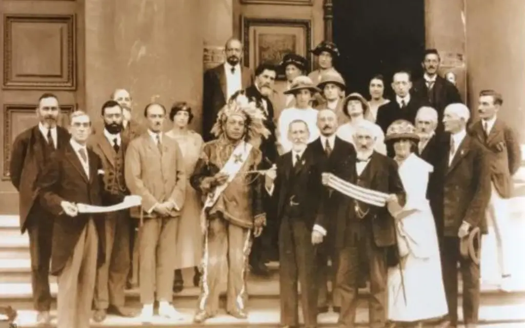 Levi General (Deskaheh), Cayuga Chief and Speaker of the Haudenosaunee Confederacy, in Geneva, Switzerland, 1923. Photo Cred: Culturalsurvival.org